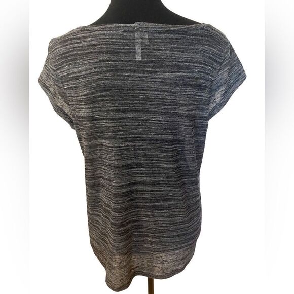 Studio Y Large Lightweight Gray T Shirt Jeweled Neck NWOT - Picture 13 of 16